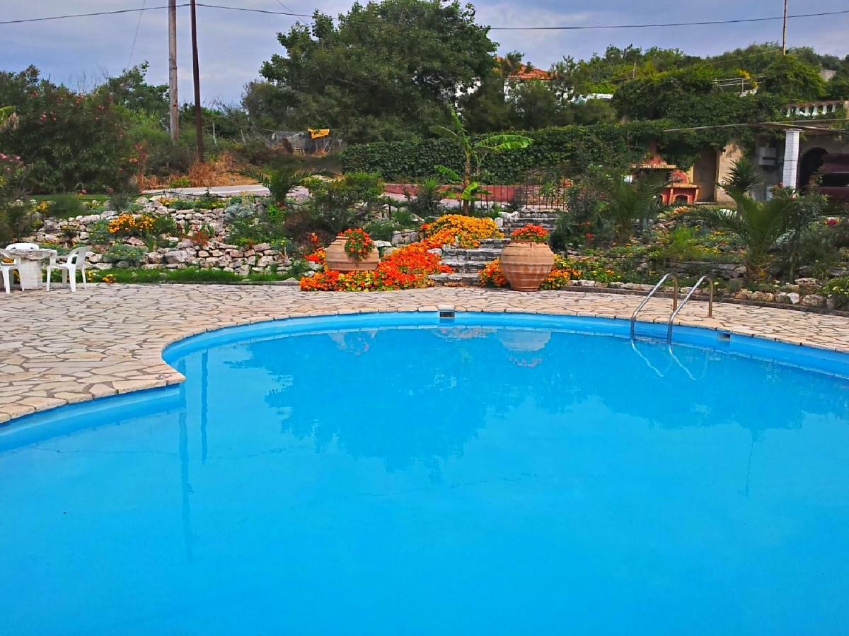 Angela Apartments Pool Gardens And Sea Views Agios Stefanos Avliotes  Exteriér fotografie