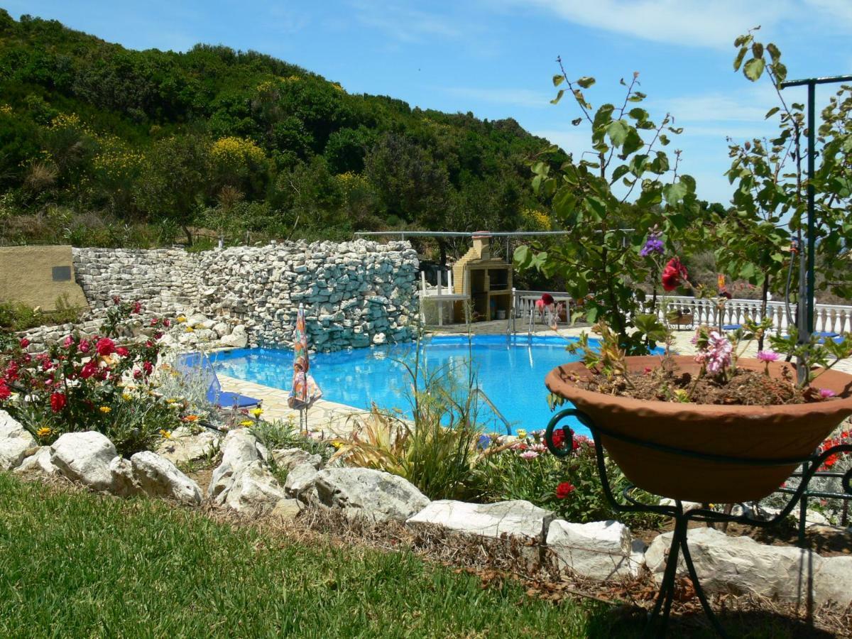 Angela Apartments Pool Gardens And Sea Views Agios Stefanos Avliotes  Exteriér fotografie